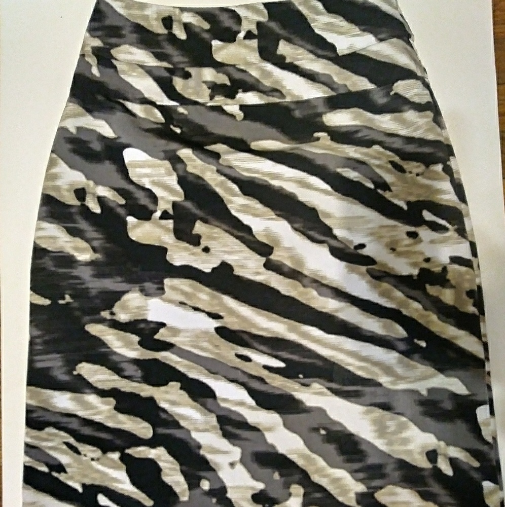 Worthington ladies zebra print skirt size 4P